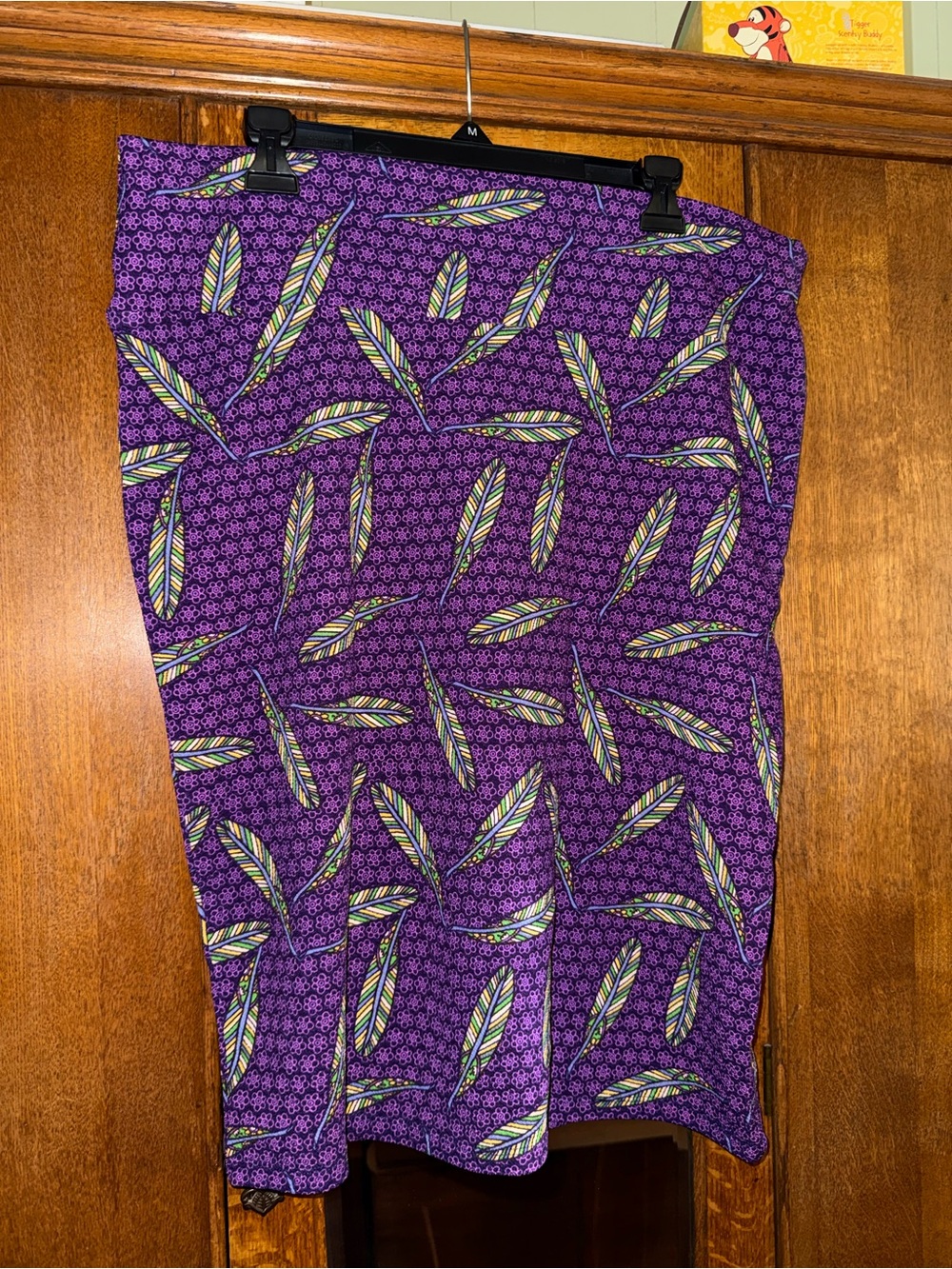 LuLaRoe Cassie Skirt
Purple Feather-Print Pencil Skirt
XL